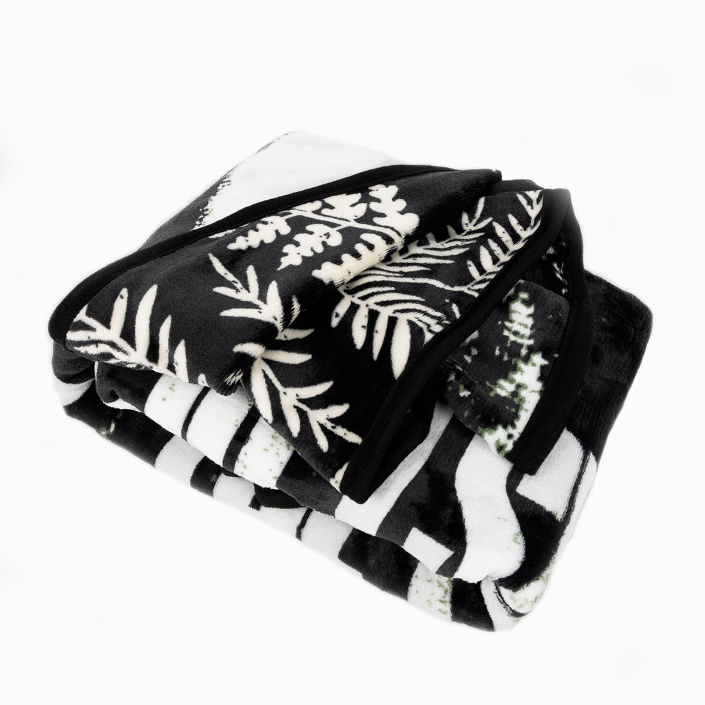 Cozy Fleece Black and White Polyester Throw Blanket, 50" X 60" - Super Soft Reversible Sherpa Flannel Blanket Detail