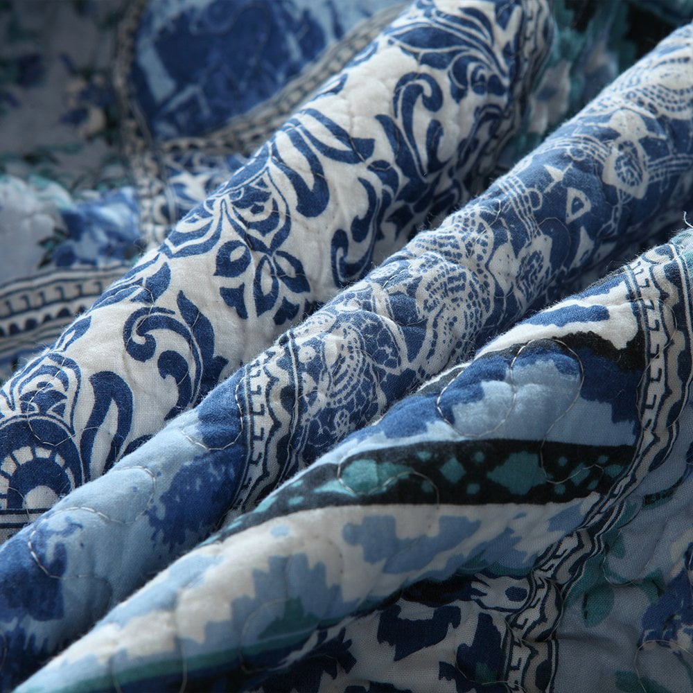 All-Season Quilt Comforter Cotton Bedding Set With Shams, Vintage Blue, King - Hypoallergenic Ultra-Fluffy Quilt for Winter Detail