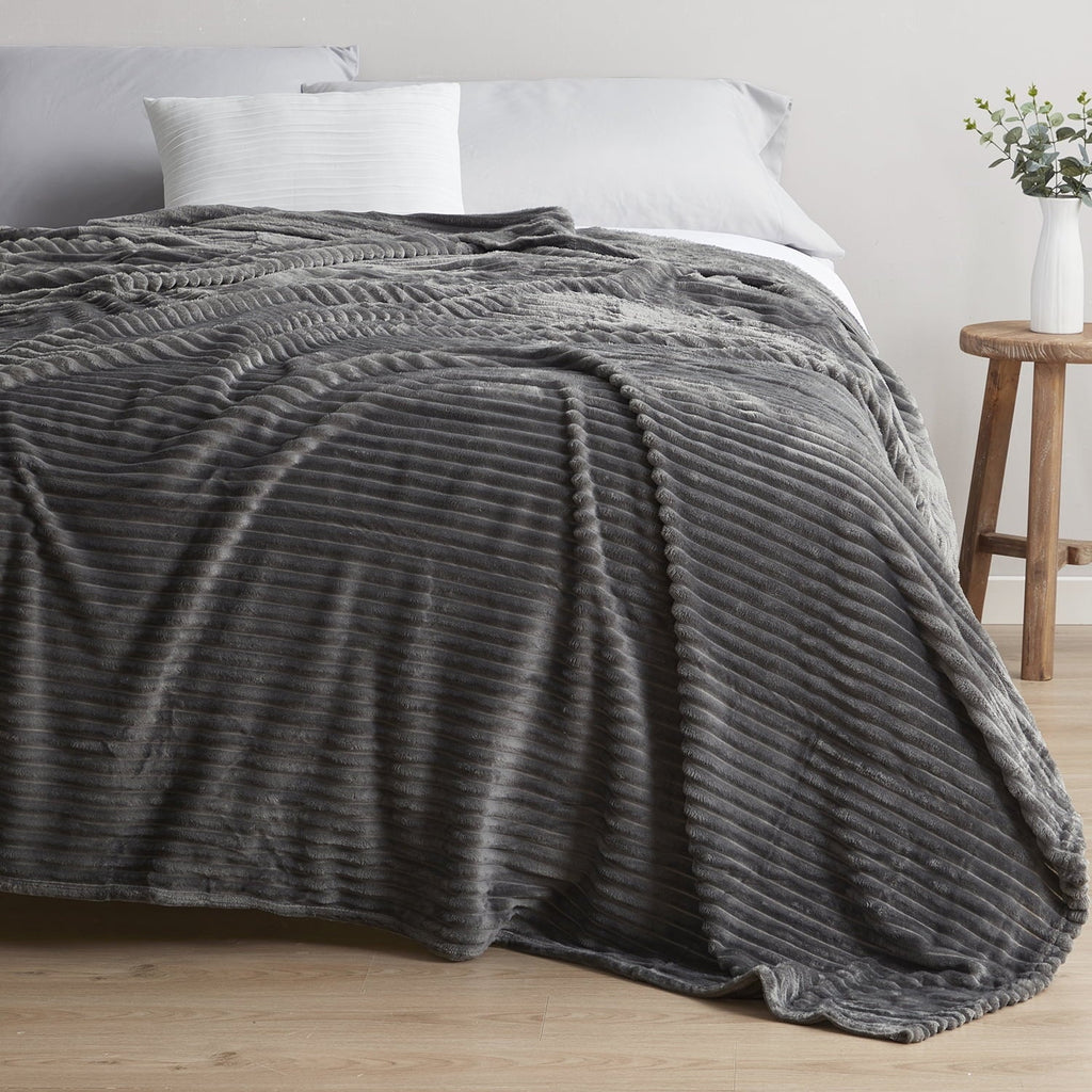 Lightweight Warm Cut Plush Fleece Blanket, Soft Lightweight Fuzzy Luxury Throw Size Bed Blankets for Bed, Throw, Gray - Luxury Knitted Decorative Throw Blanket with Fringes Detail