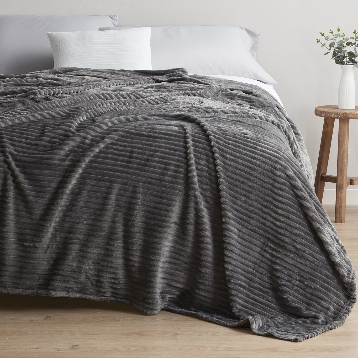Lightweight Warm Cut Plush Fleece Blanket, Soft Lightweight Fuzzy Luxury Throw Size Bed Blankets for Bed, Throw, Gray - Luxury Knitted Decorative Throw Blanket with Fringes Detail