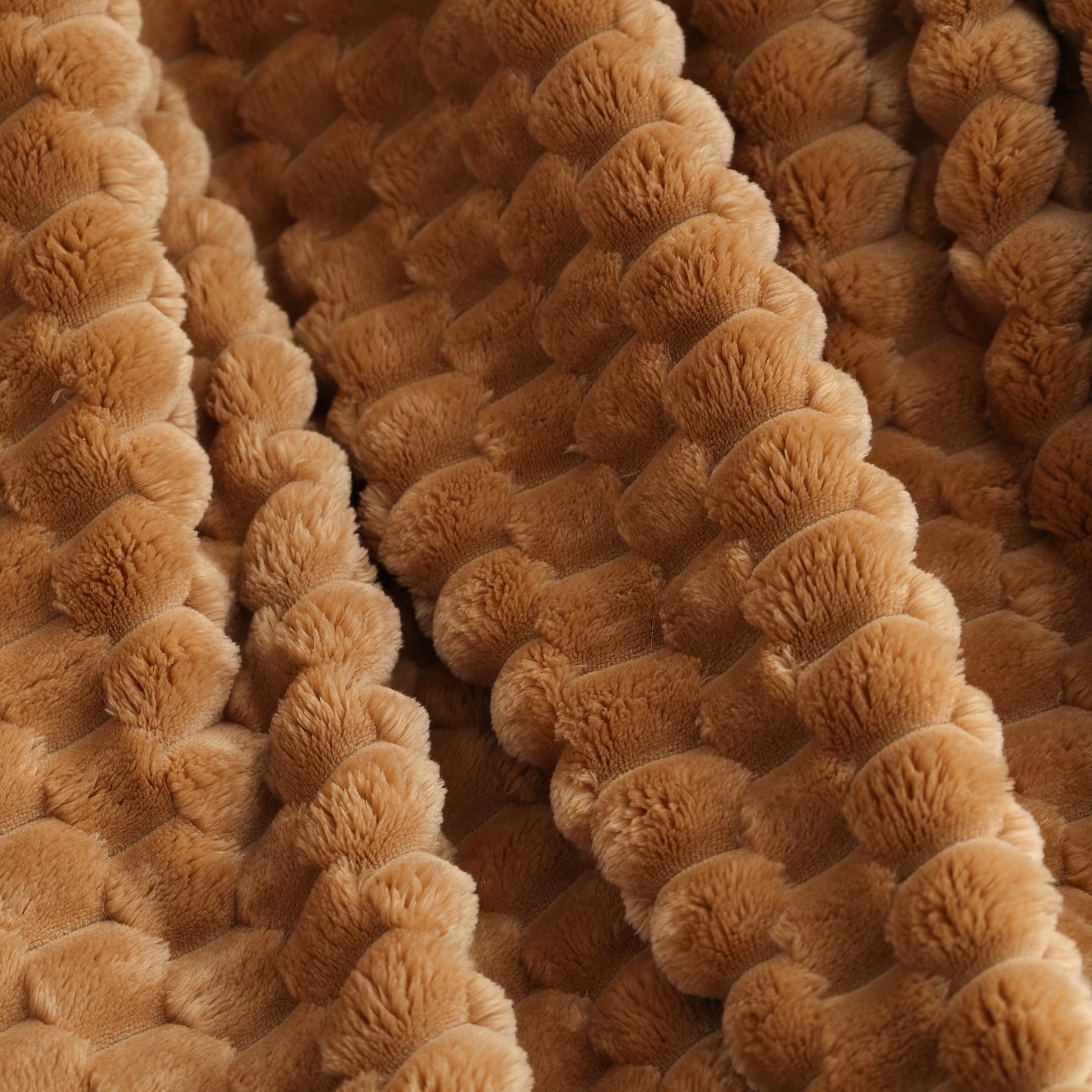 Cozy Fleece Textured Velvet Plush Oversized Throw Blanket in Dark Caramel - Super Soft Reversible Sherpa Flannel Blanket Detail