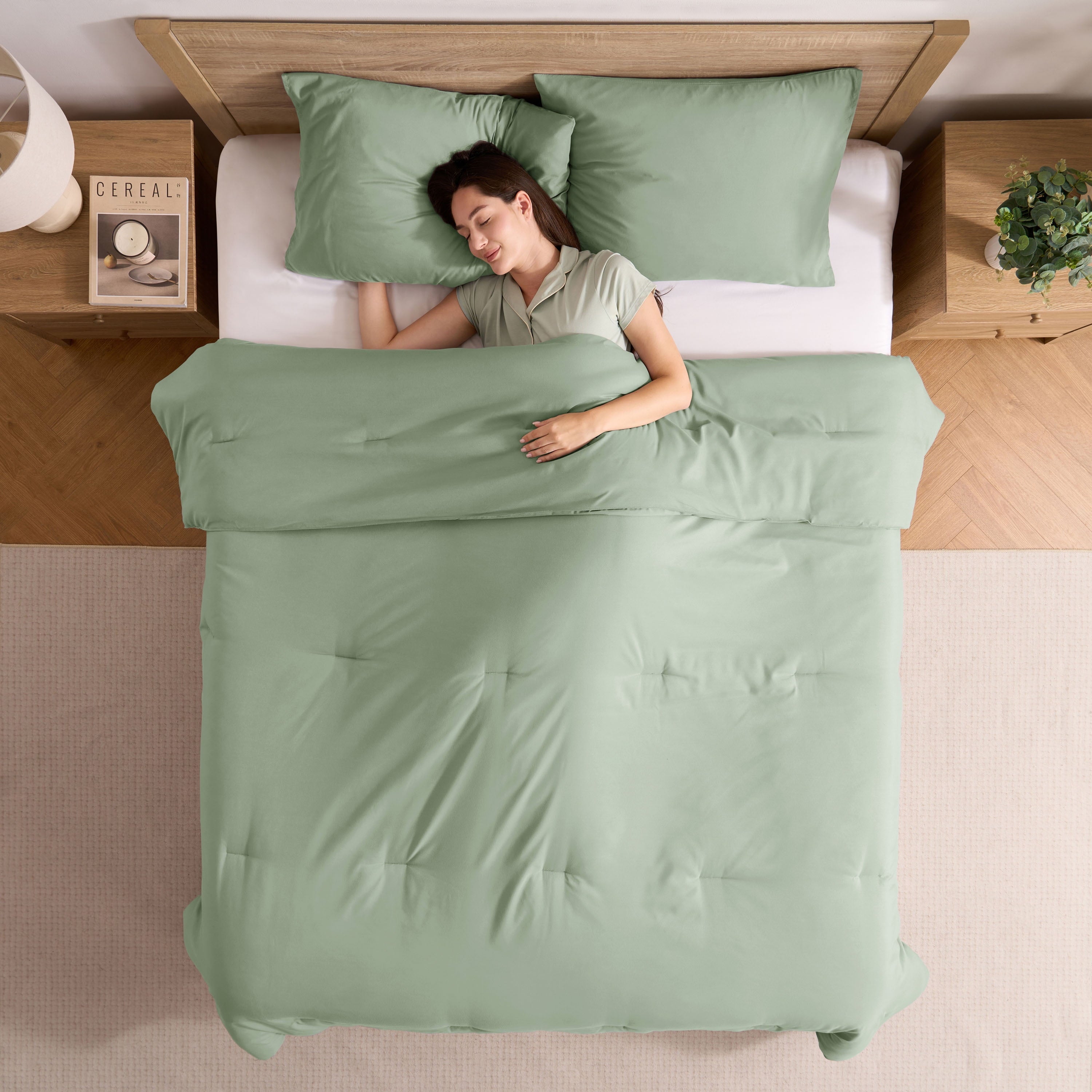 Heavyweight Warmth Comforter Sets, All Season Lightweight Solid Queen Comforter Set, 3-Pc Bedding Sets, Sage Green - Cloud-Like Soft Lightweight Bed Comforter Detail
