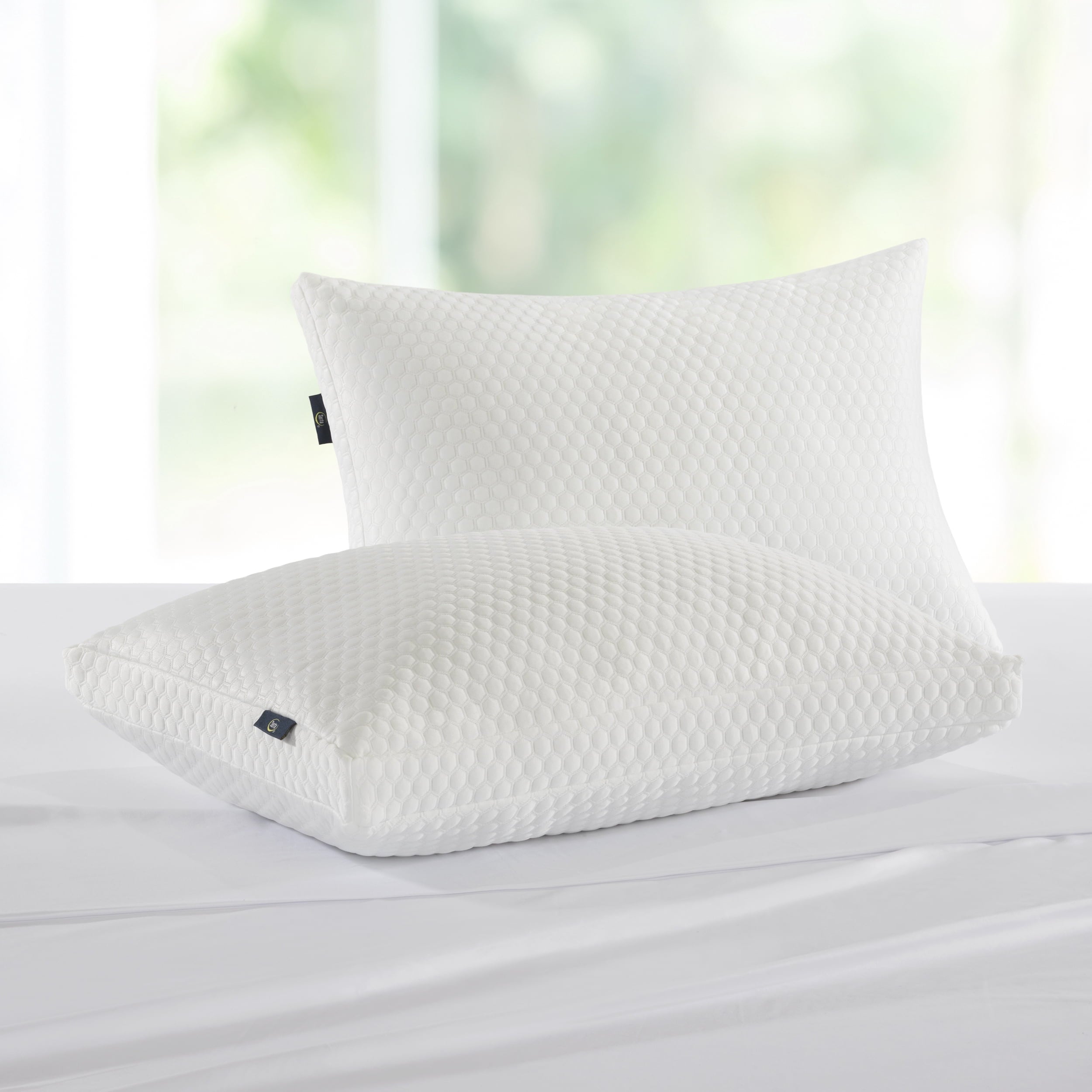 Hotel Collection Sleep Chill Standard/Queen Bed Pillow, Hypoallergenic Fill - Ergonomic Memory Foam Pillow for Neck Pain Support Detail