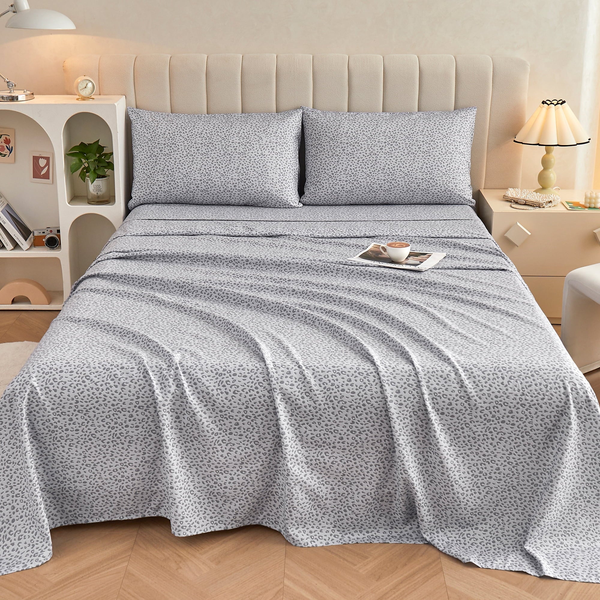 Wrinkle-Resistant Floral King Sheets, Soft Breathable Microfiber Printed Bed Sheet Set, Deep Pocket Non-Slip Fitted Sheet Included - Breathable Egyptian Cotton Flat & Fitted Sheets Detail