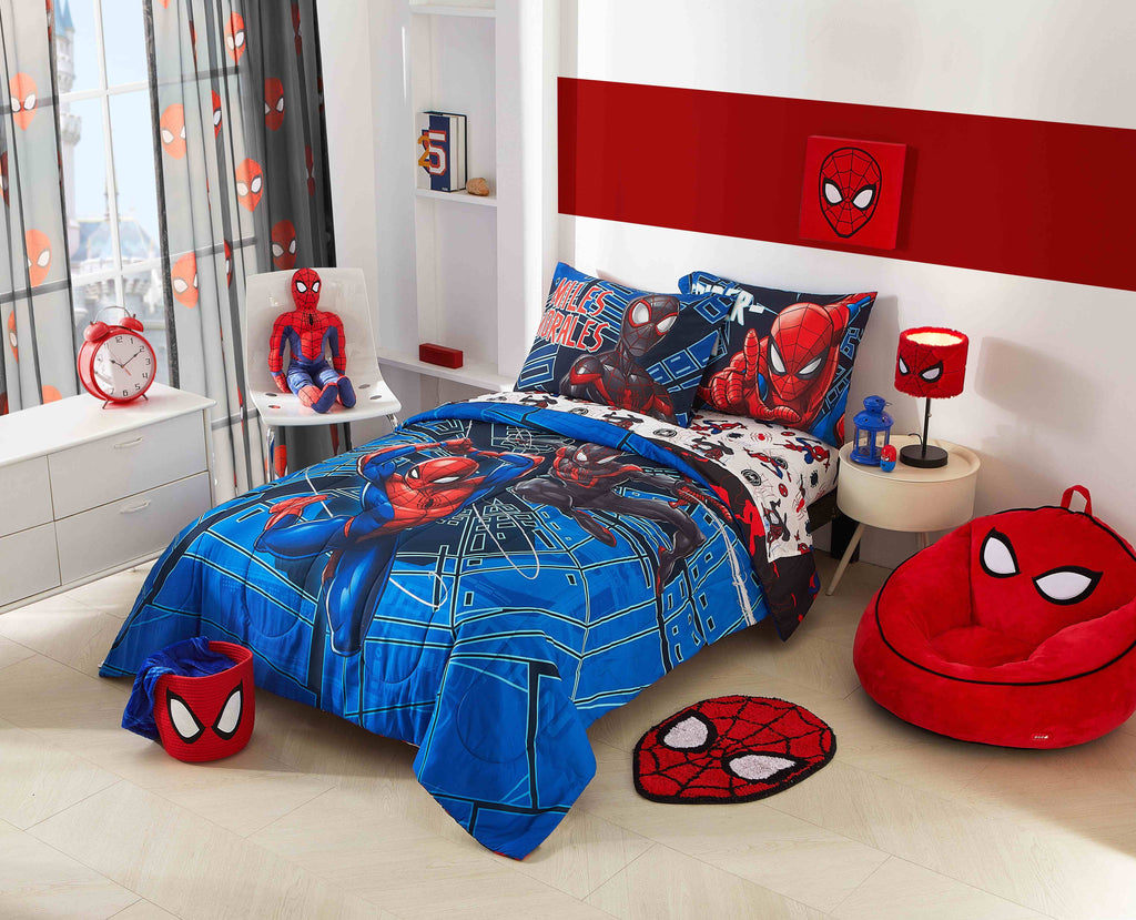 Luxurious Quilted Spiderman Techno City Kids 2 Piece Blue Reversible Comforter and Pillowcase Set, Twin/Full - Hypoallergenic Ultra-Fluffy Quilt for Winter Detail