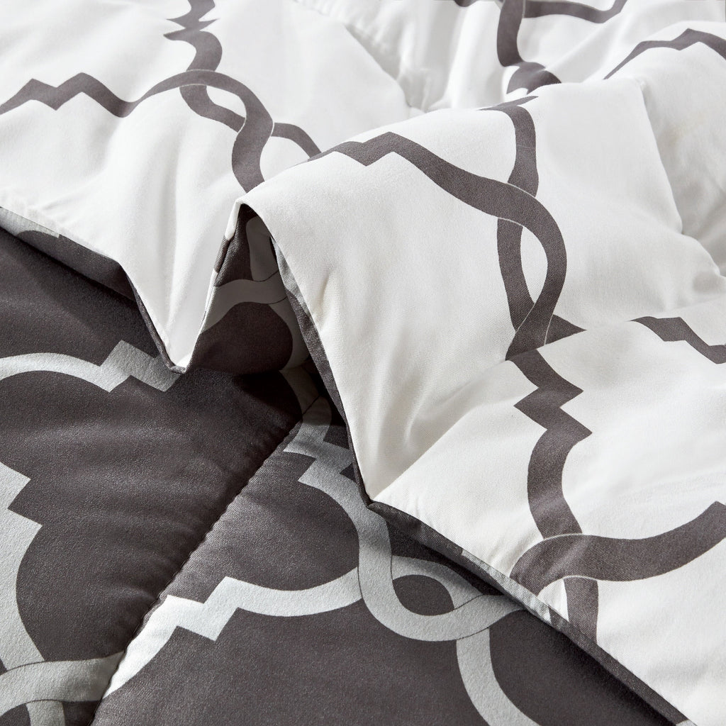 Luxurious Quilted 4 Piece Geometric Twin Comforter Set - Polyester Filling Reversible Washable Comforter Set - All-Season Down Alternative Comforter Insert Detail