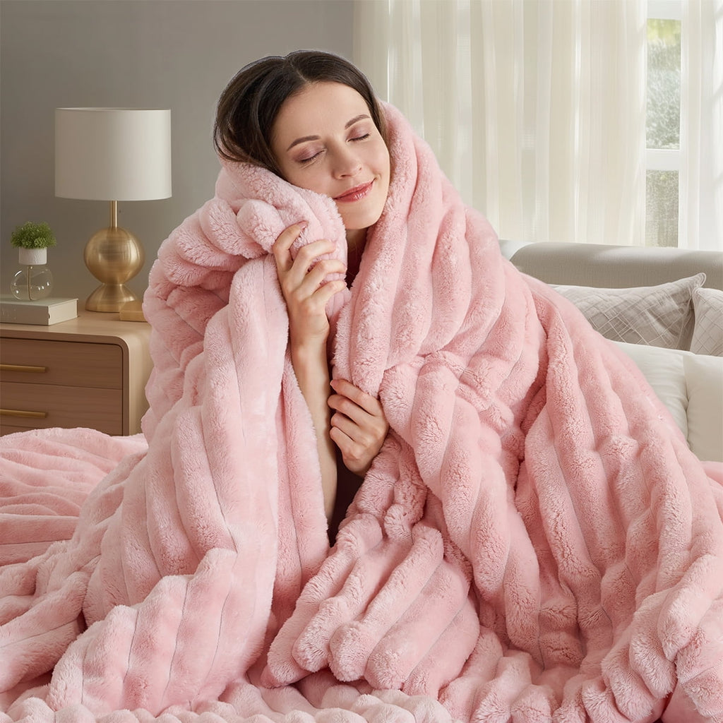 Hypoallergenic Cloud Full/Queen Size Comforter Set, Fluffy Ribbed Plush Comforter Set, 3-Piece Bedding Set, Pink - Cloud-Like Soft Lightweight Bed Comforter Detail