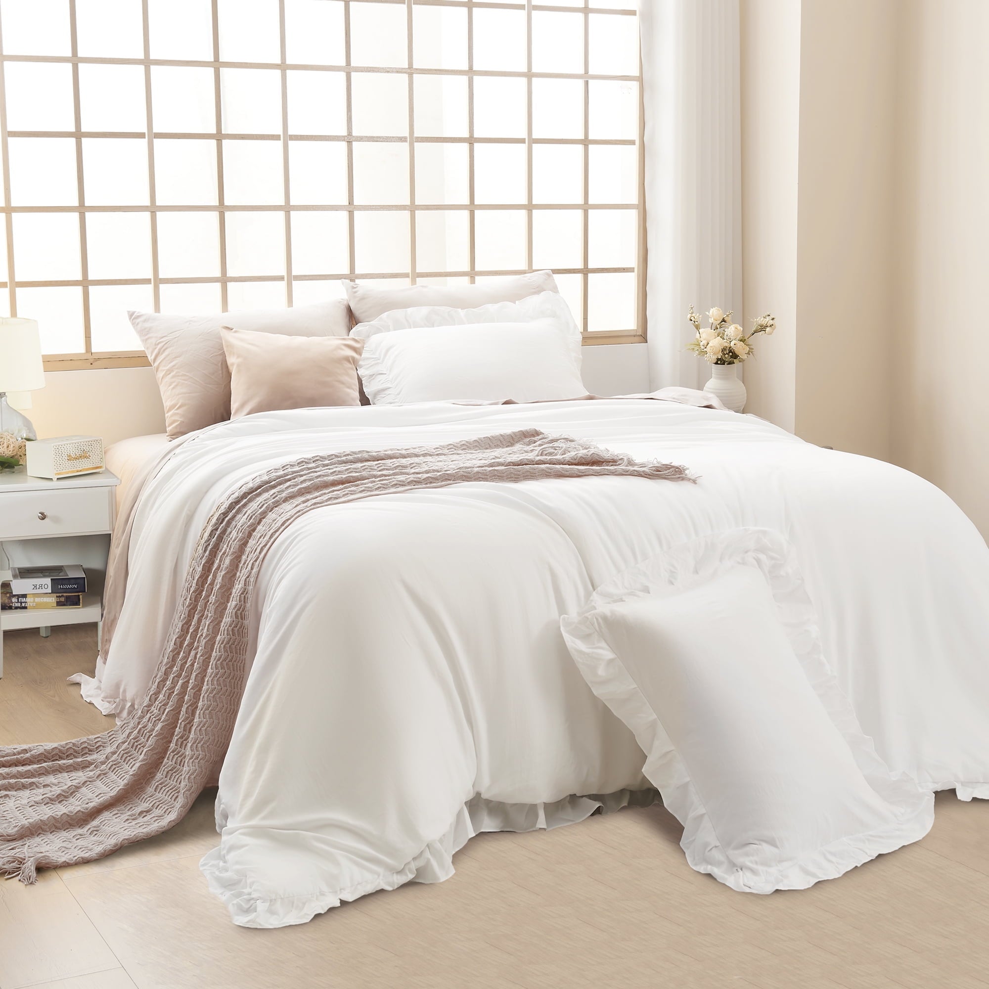 Fluffy Down Alternative Queen Comforter Set White, 3 Pieces Soft Fluffy Farmhouse Ruffle Bedding Comforter Sets for Queen Bed, All Season Lig... - Cloud-Like Soft Lightweight Bed Comforter Detail