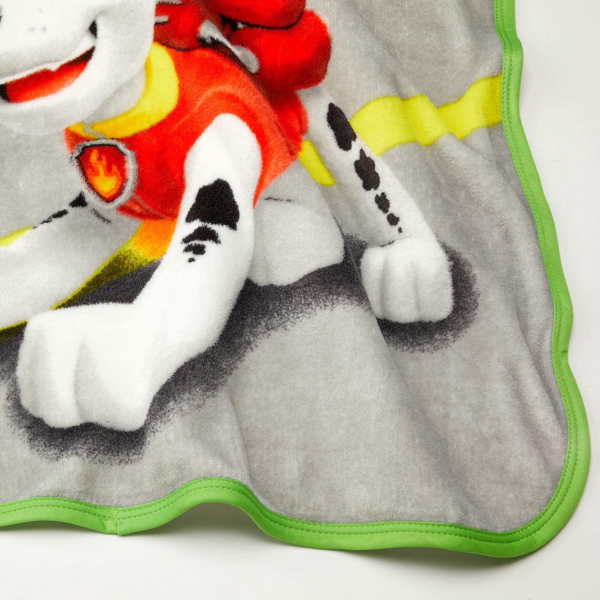 Reversible Sherpa Kids Coral Fleece Throw, 46 x60 - Super Soft Reversible Sherpa Flannel Blanket Detail