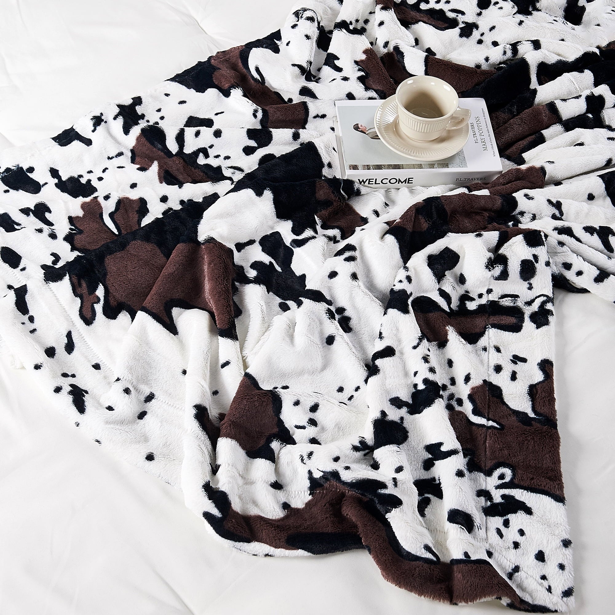 Decorative Knitted Cow Print Double Sided Faux Fur Throw Blanket, Soft Cozy Fuzzy Black and White Throw, 50x60 inches - Lightweight Plush Warm Blanket for All Seasons Detail