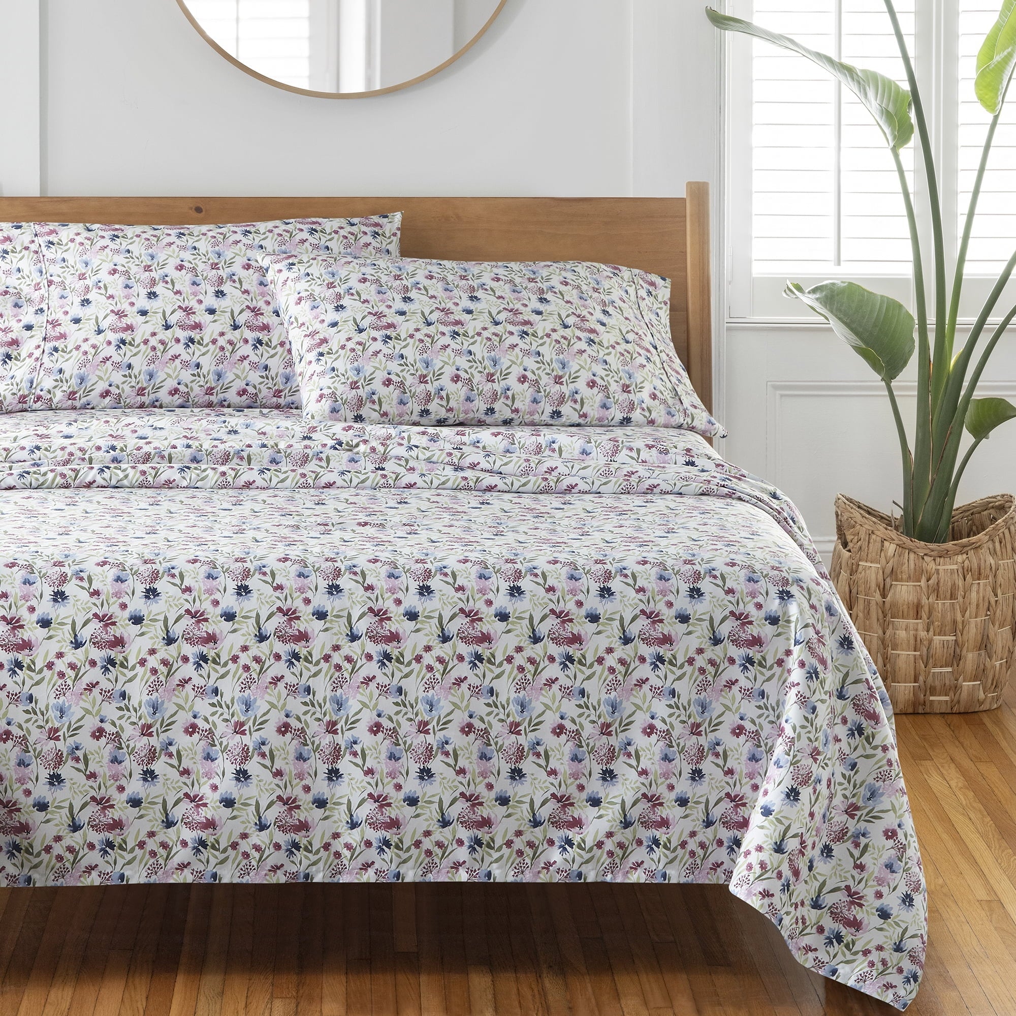 Wrinkle-Resistant 4-Piece 300 Thread Count Bashful Blooms Cool Cotton Sateen Bed Sheet Set, Queen - Cooling Hotel Quality Bedding Sheets and Pillowcases Detail