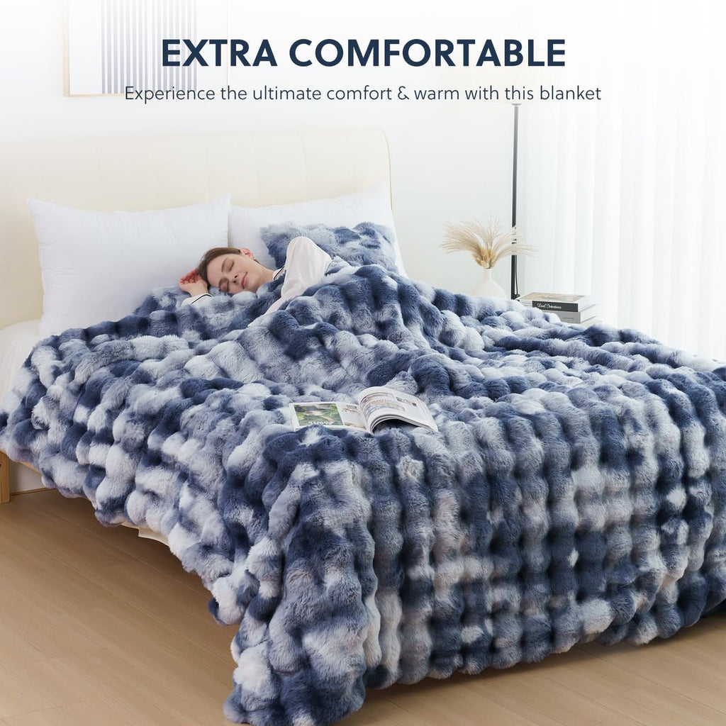 Reversible Sherpa Faux Fur Throw Blanket for Couch Luxury Fluffy Thick Bubble Blanket Warm Cozy Throw for Bedroom Living Room, 50" x 60... - Super Soft Reversible Sherpa Flannel Blanket Detail