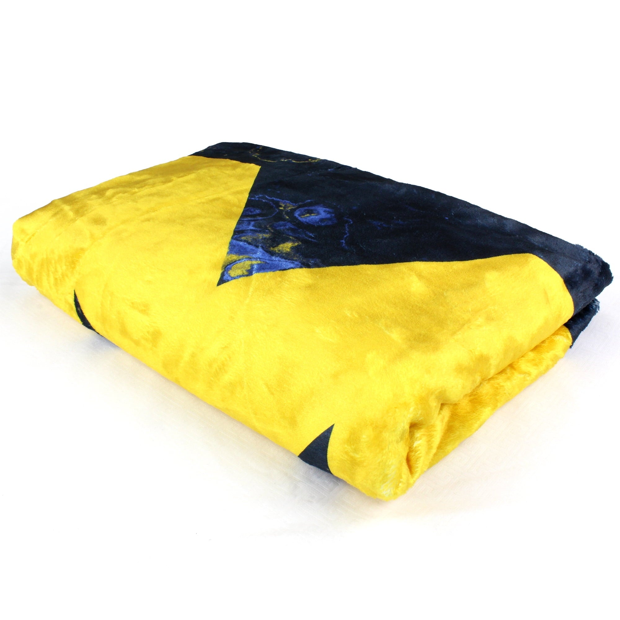 Super Soft Flannel Michigan Wolverines Sublimated Soft Throw Blanket, 42" x 60" - Super Soft Reversible Sherpa Flannel Blanket Detail