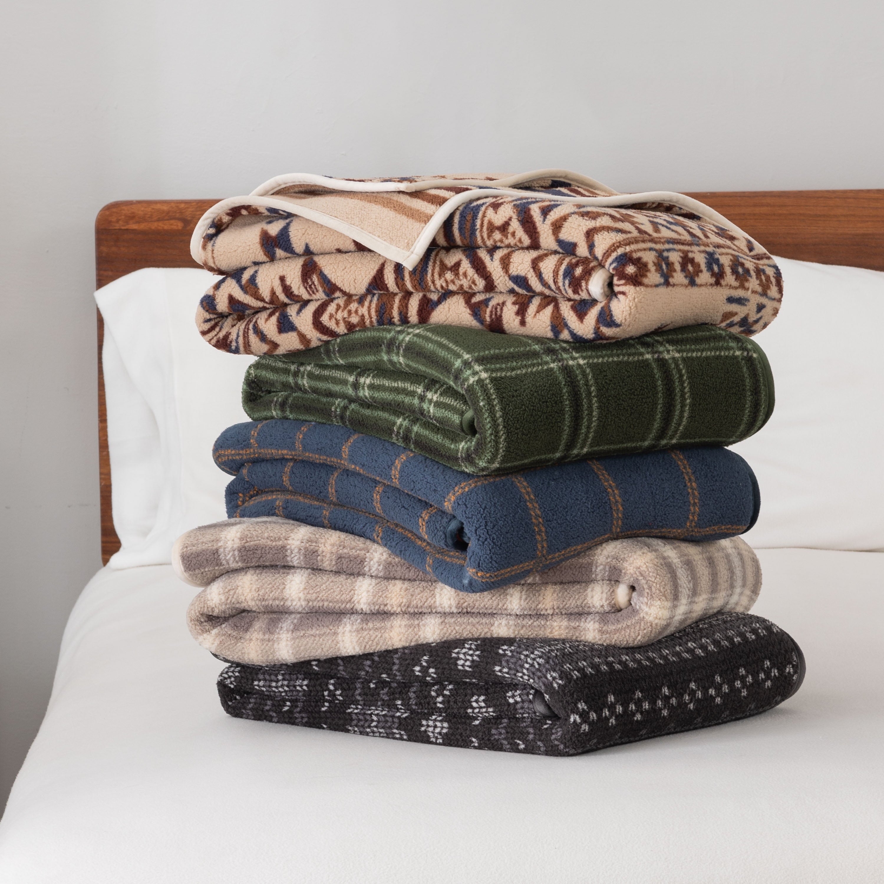 Cozy Fleece Berkshire Life Reversible Printed Hampshire Soft Throw Blanket, Glacier Fair Isle - Lightweight Plush Warm Blanket for All Seasons Detail