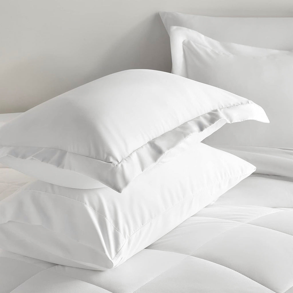 Hypoallergenic Cloud Comforter Set 7-Piece Bed in a Bag - Adult, White, Queen - Luxurious Quilted Duvet Cover Set Detail