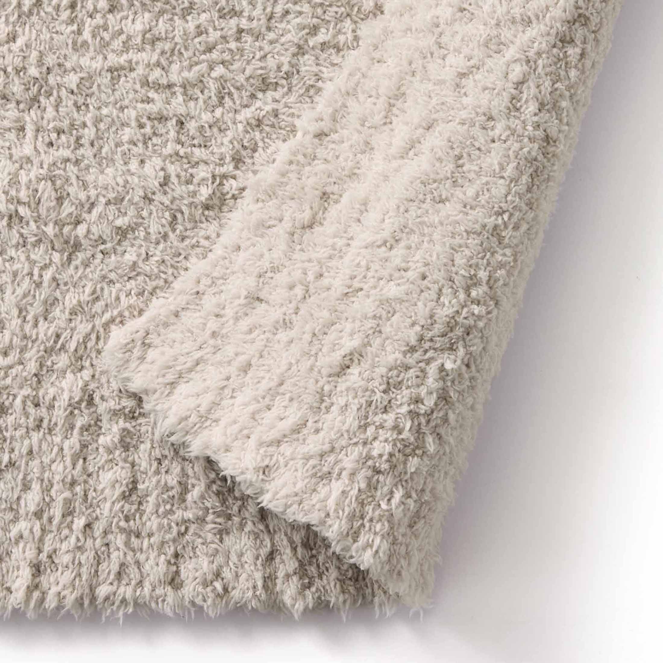 Cozy Fleece Beige Cozy Knit Throw, 50" x 72" - Cozy Fleece Throw Blanket for Couch & Bed Detail