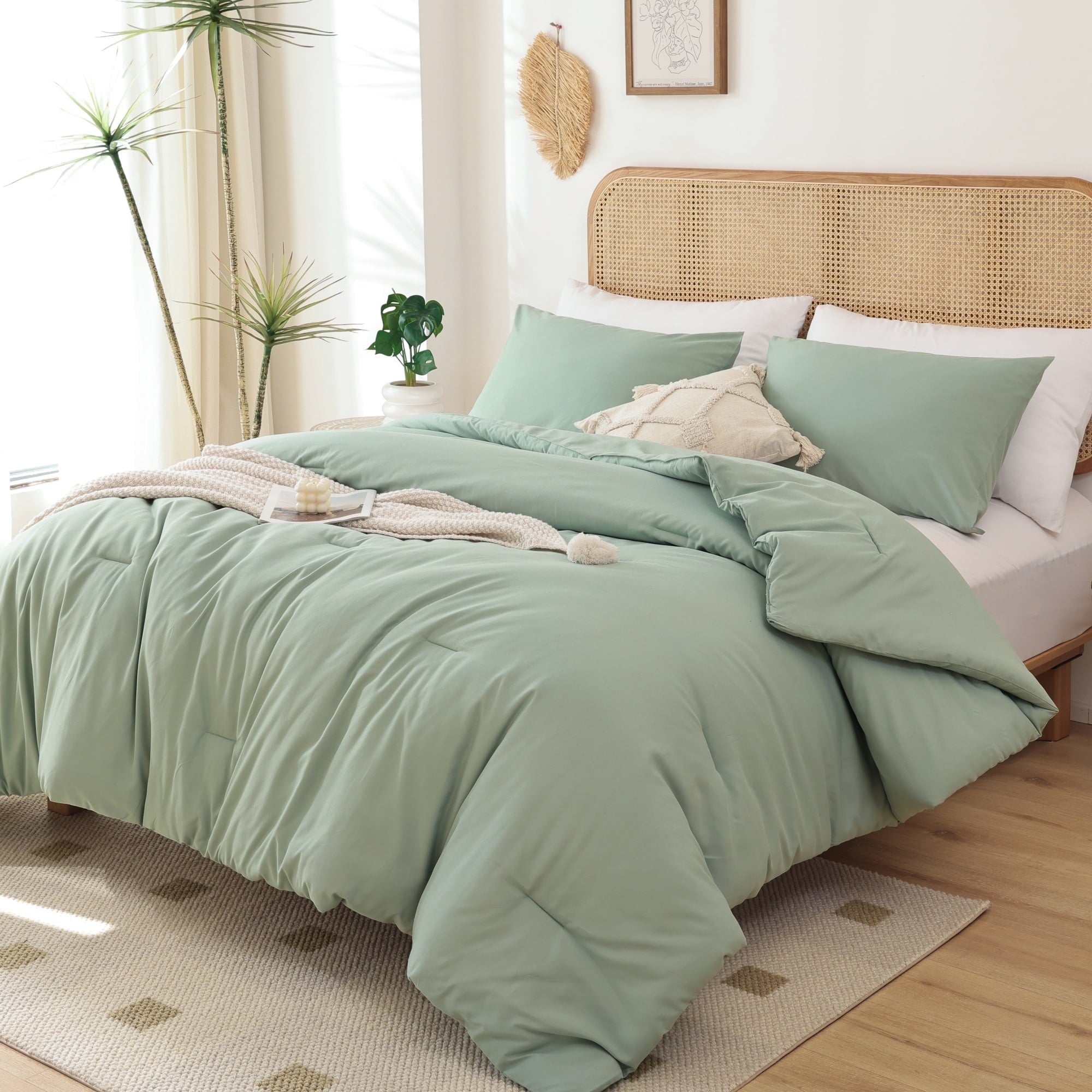 Hypoallergenic Cloud Queen Comforter Set For Adult, 3 Piece Sage Green Comforter Sets & Bedding For All Season - Hypoallergenic Ultra-Fluffy Quilt for Winter Detail