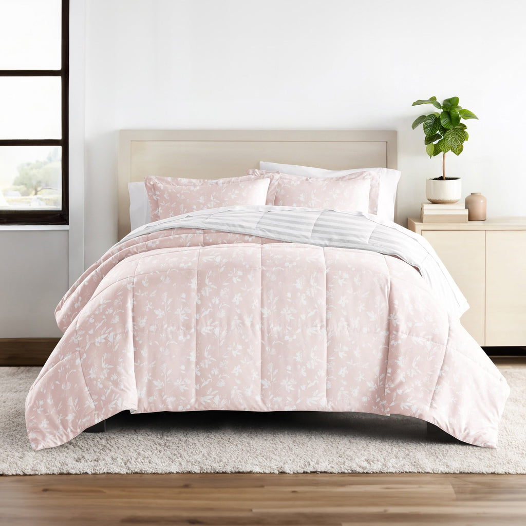 Hypoallergenic Cloud All Season Ultra Soft Comforter Set Lightweight Bedding in Pressed Flowers for Full/Queen Size - Cloud-Like Soft Lightweight Bed Comforter Detail