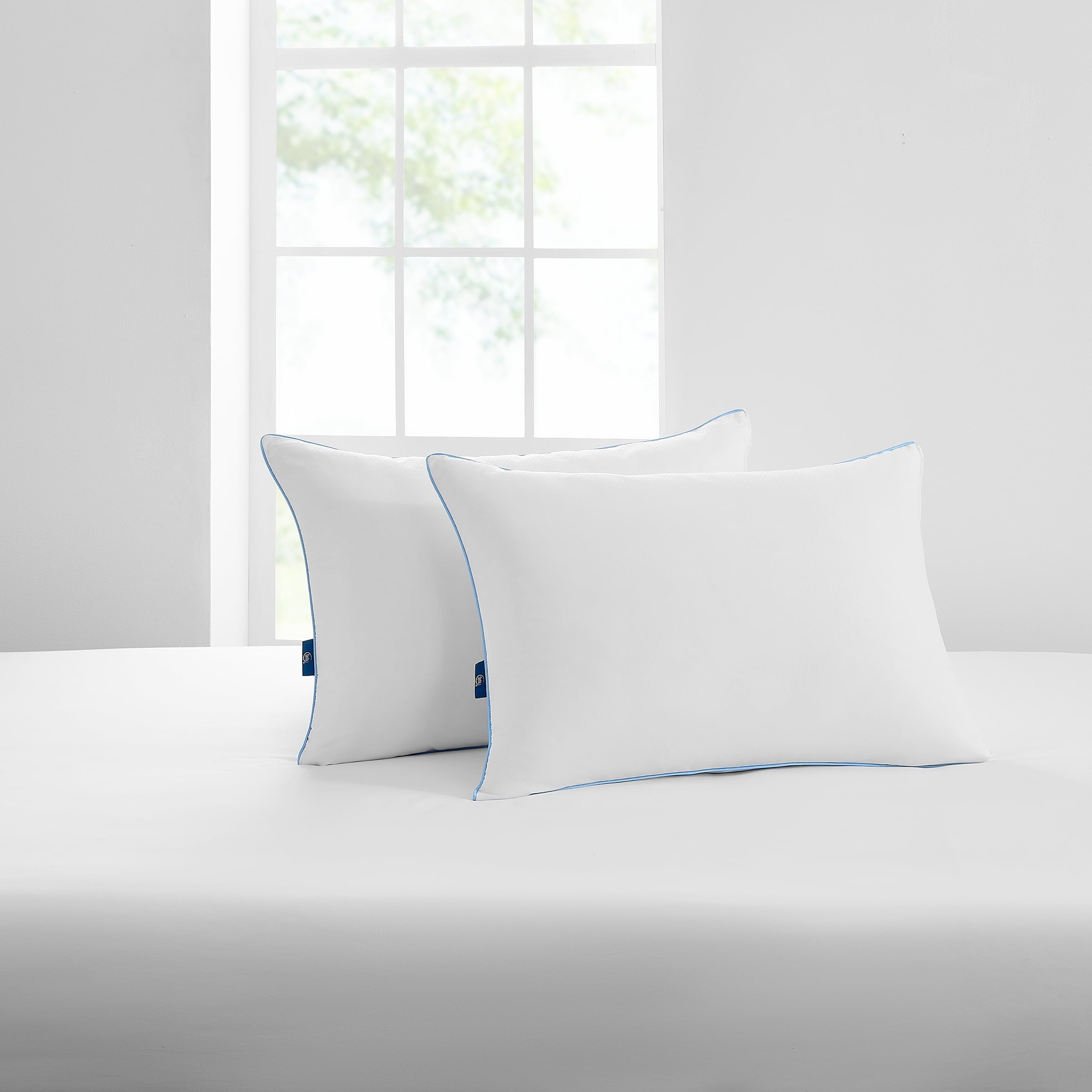 Ergonomic Memory Foam Cool Nites Bed Pillow, Standard/Queen, 2 Pack - Hotel Quality Plush Sleeping Pillows Detail