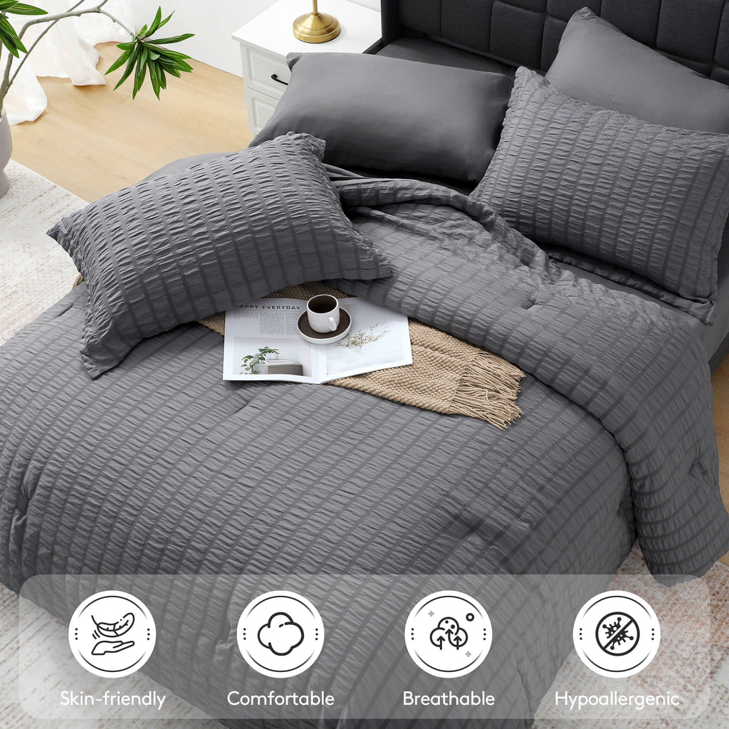 Hypoallergenic Cloud 7 Piece Queen Comforter Set, Bed in a Bag with Sheets, Pillowcases & Shams, All Season Soft Bedding, Cozy and Lightwe... - All-Season Down Alternative Comforter Insert Detail