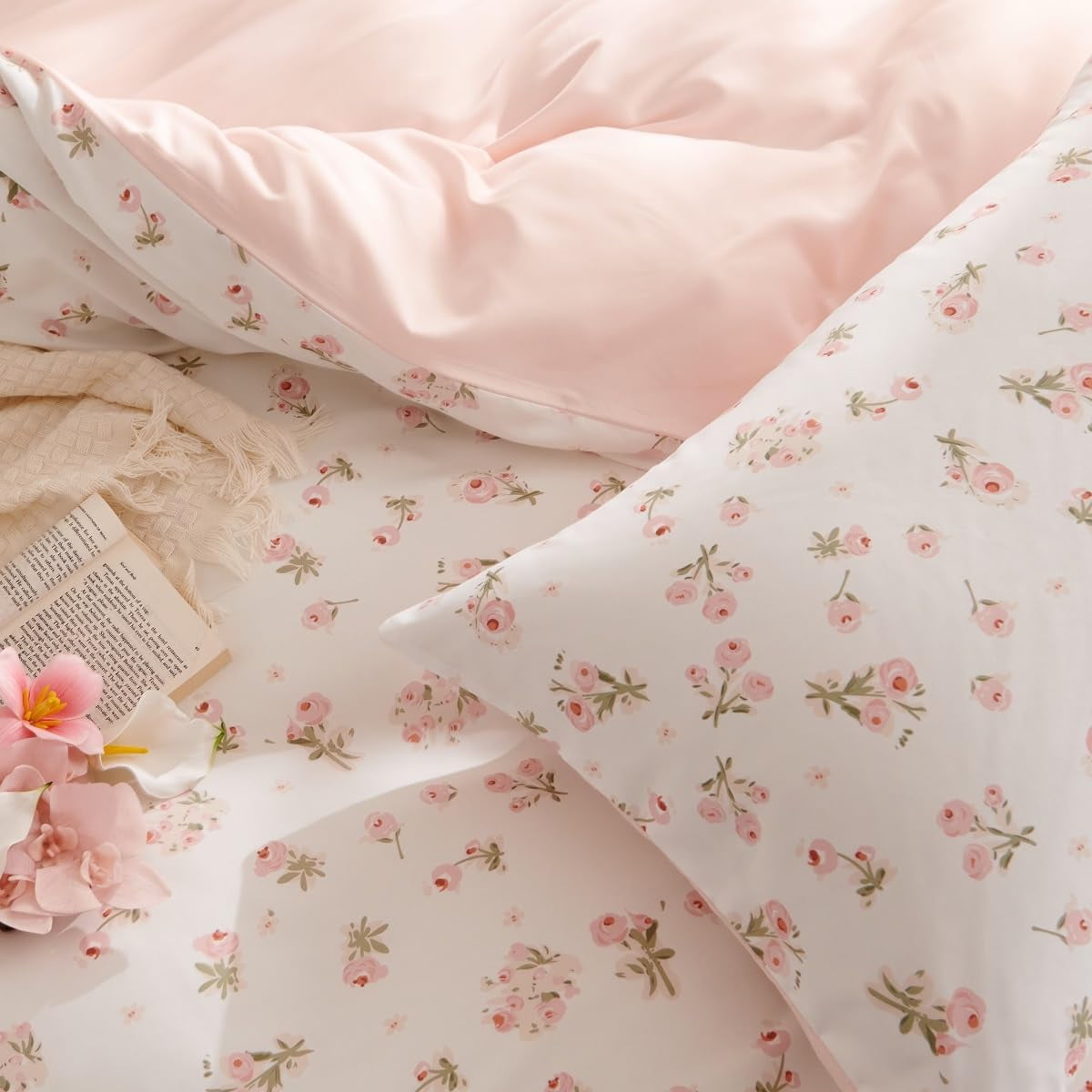 Hypoallergenic Cloud Pink loyalty Floral Comforter Queen Sets, 3 Pieces Chic Botanical Pink White Floral Reversible Comforter for All Season - All-Season Down Alternative Comforter Insert Detail