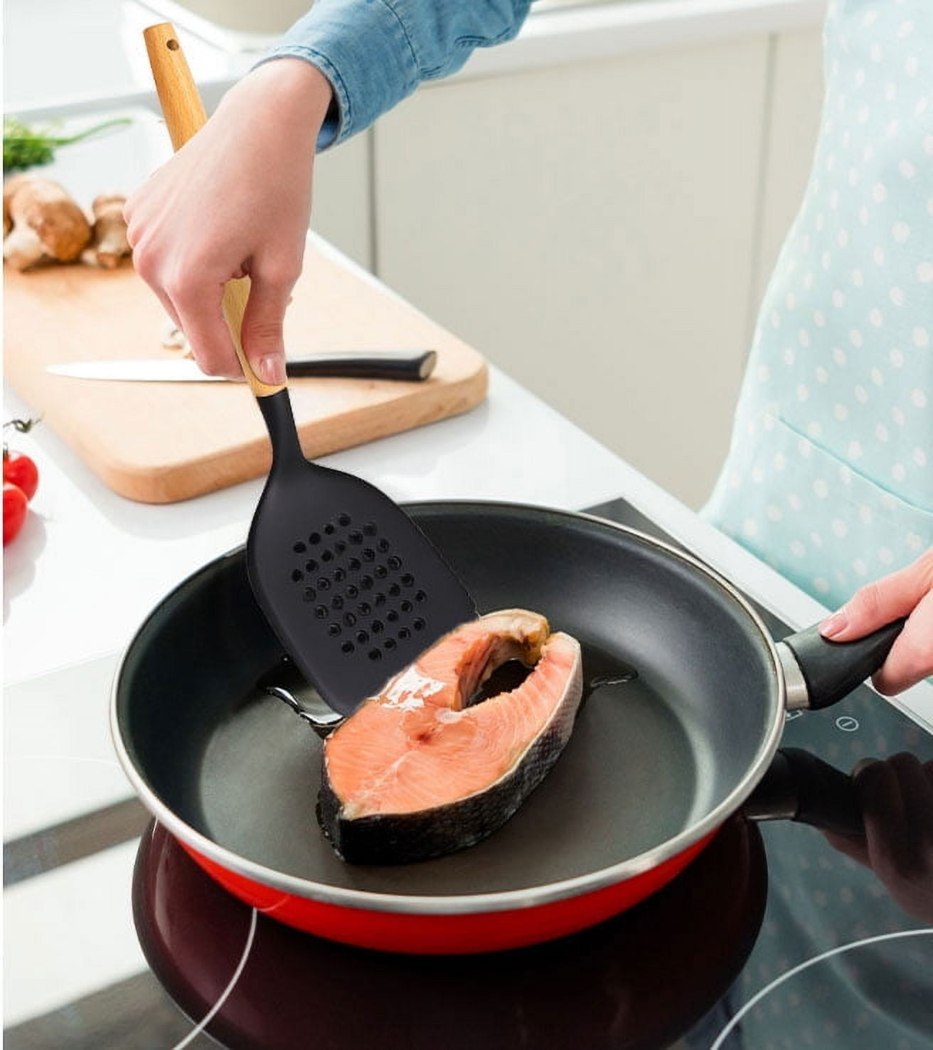 Chef-Quality Kitchen and Cooking Utensil Turner, 13" L, Black - High-Precision Culinary Tool for Baking & Cooking Detail