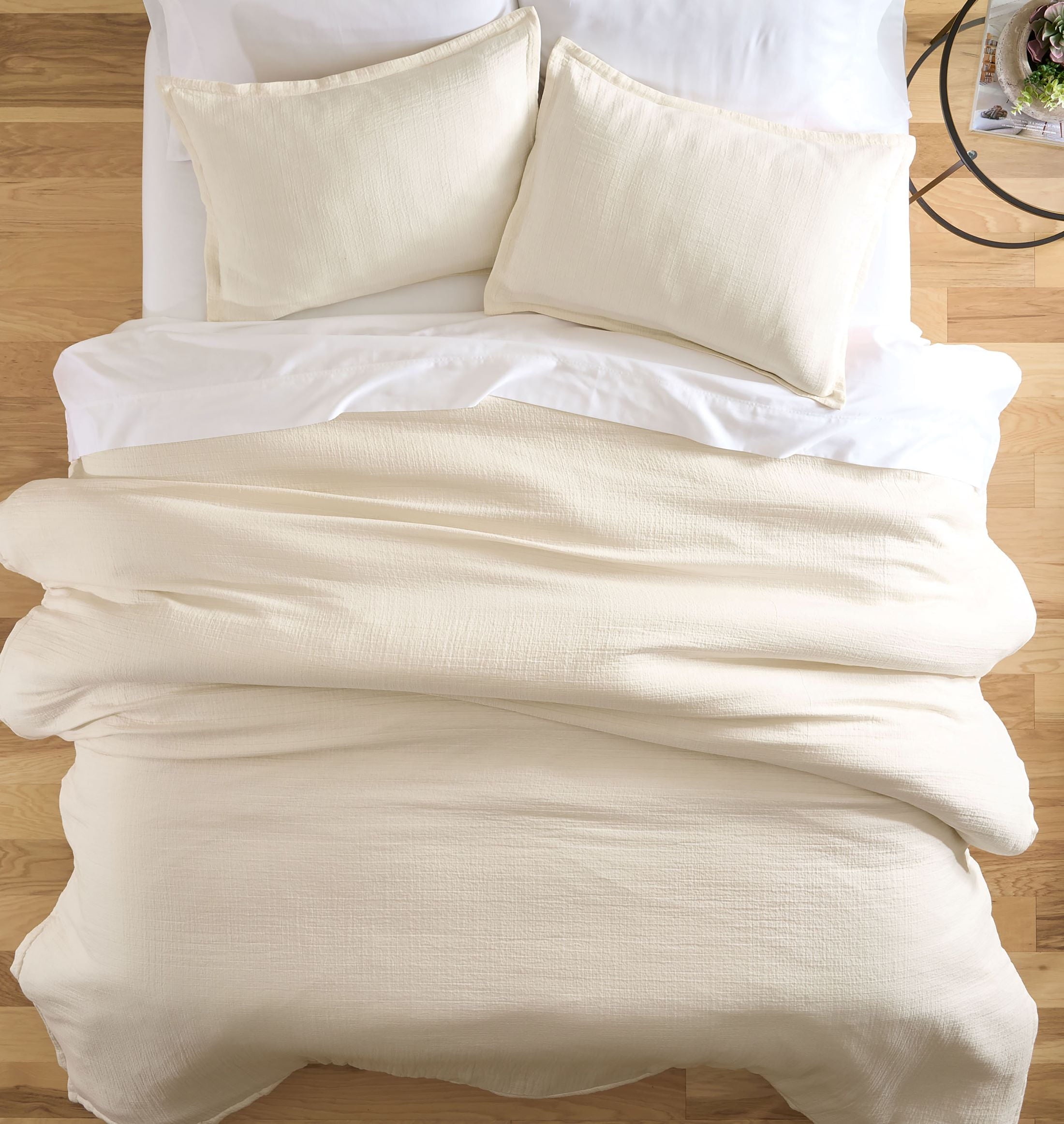 Luxurious Quilted 3-Piece Cream Gauze Comforter Set, Adult Full/Queen - Hypoallergenic Ultra-Fluffy Quilt for Winter Detail