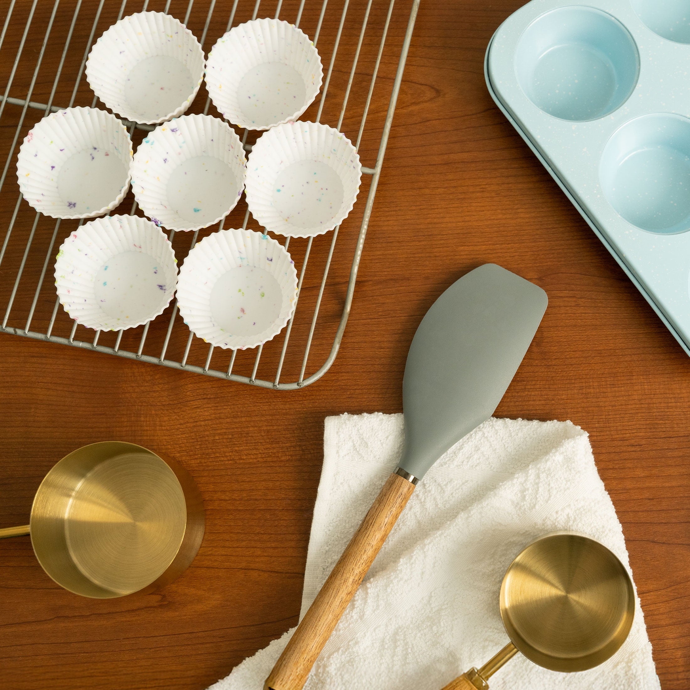 Ergonomic Manual Reusable Non-Stick Silicone Baking Cups (12 Pack) - Standard Size - Confetti - Innovative Kitchen Helper for Modern Cooking Detail