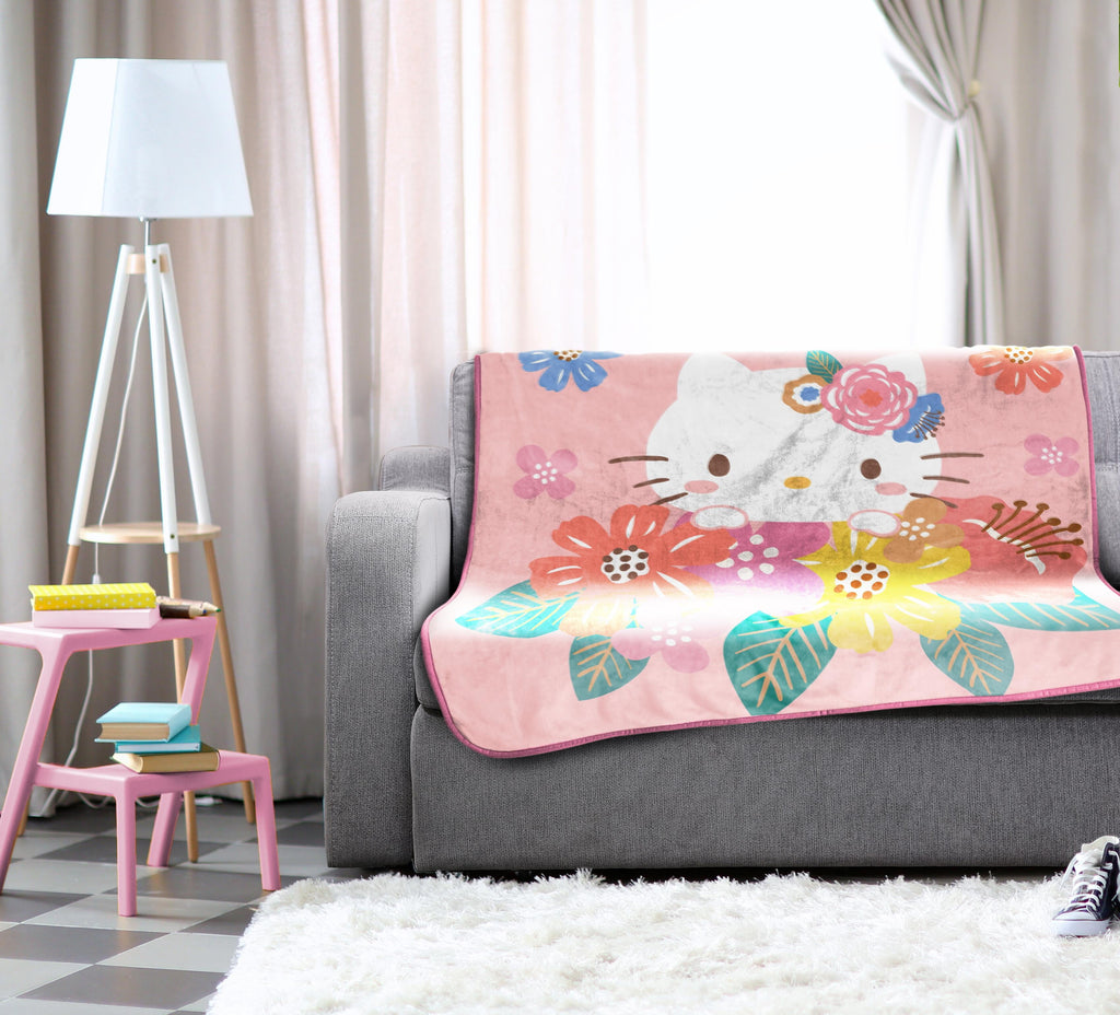 Cozy Fleece Floral Grace 46 x 60 Coral Fleece Kids Throw Blanket - Soft Bedding Accessories - Lightweight Plush Warm Blanket for All Seasons Detail