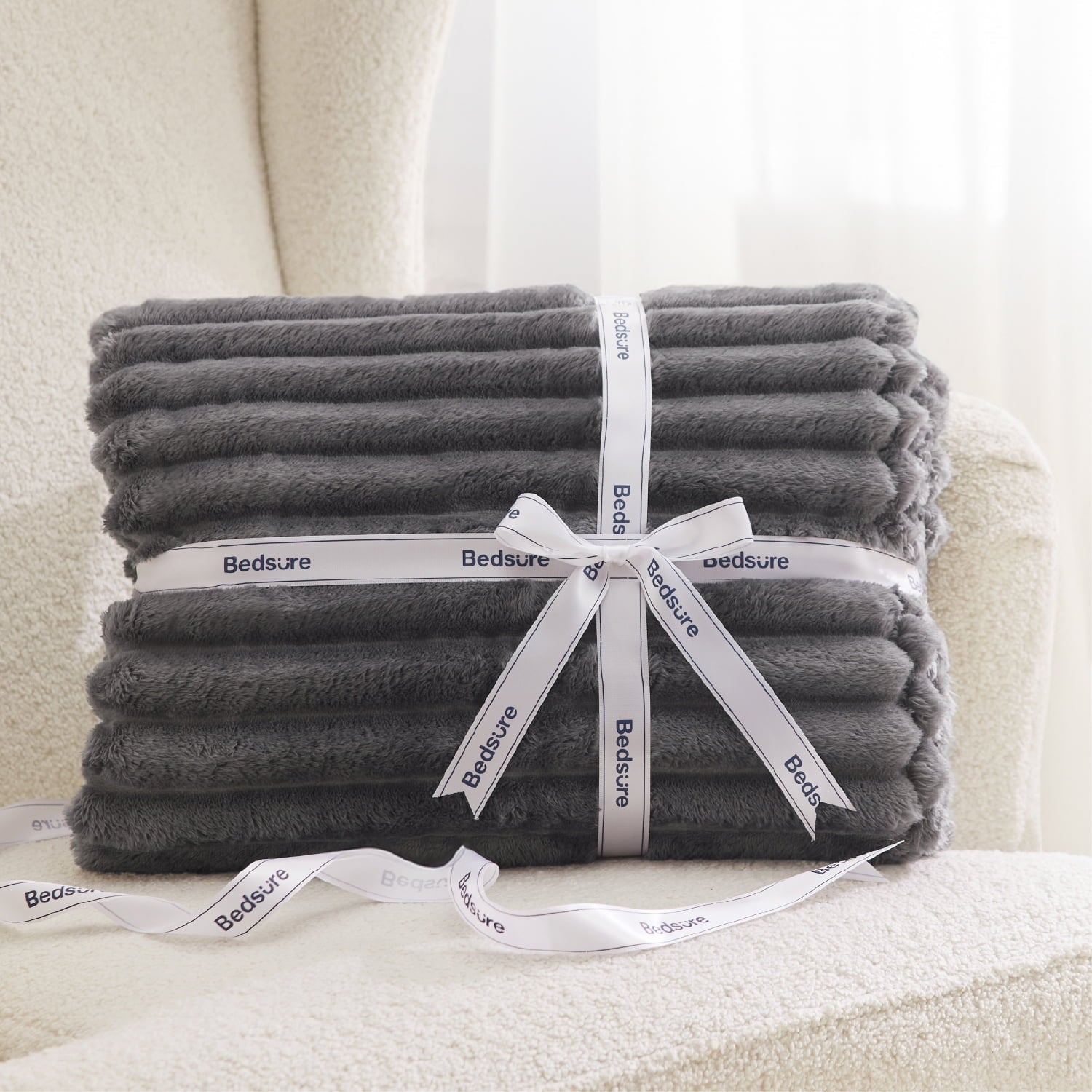 Lightweight Warm Grey Fleece Throw Blanket for Couch - Super Soft Cozy Blankets for Women, Girls, 50x60 inches - Lightweight Plush Warm Blanket for All Seasons Detail