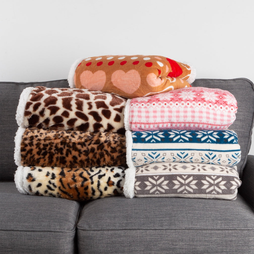 Cozy Fleece 50x60-Inch Machine Washable Fleece Blanket with Snowflakes - Super Soft Reversible Sherpa Flannel Blanket Detail