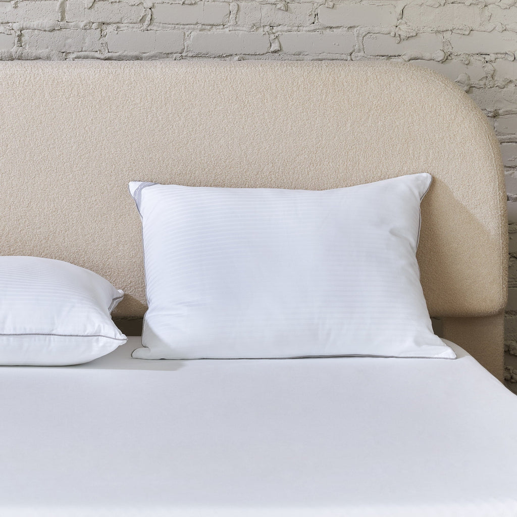 Hotel Collection Down Alternative Bed Pillow, Standard/Queen - Ergonomic Memory Foam Pillow for Neck Pain Support Detail